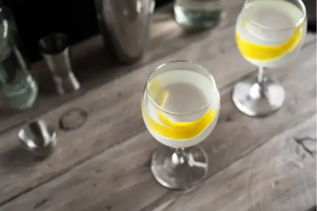 Vesper Martini: Przepis Bonda krok po kroku jak zrobić idealnie?