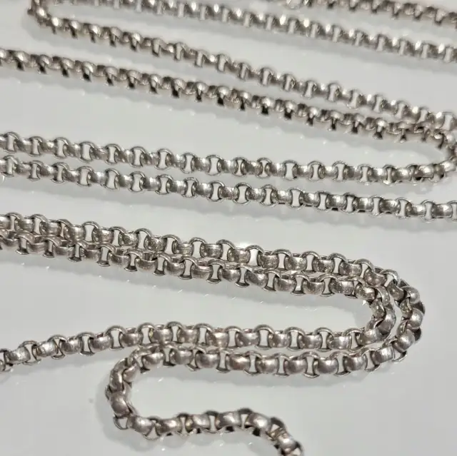 Ile dostanę za srebrny łańcuszek w lombardzie? Oto prawda o wycenie