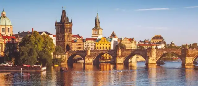 Praga tanio: Koszty noclegów od 100 zł! Sprawdź, jak to zrobić