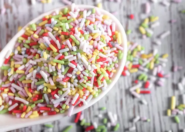 Domowa posypka cukrowa: Kontroluj skład, twórz kolory!