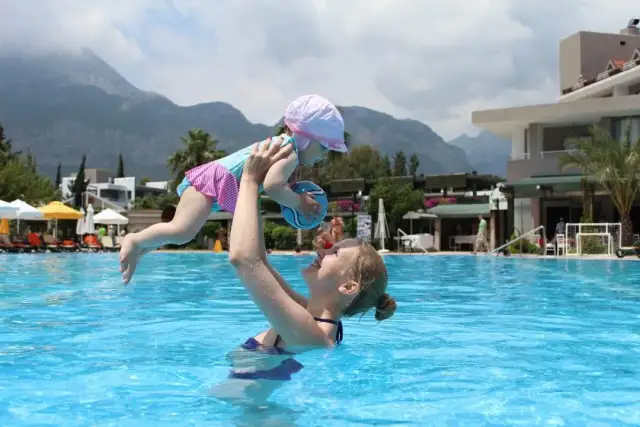 Gdzie na wakacje z 6 miesięcznym dzieckiem – bezpieczne i komfortowe miejsca