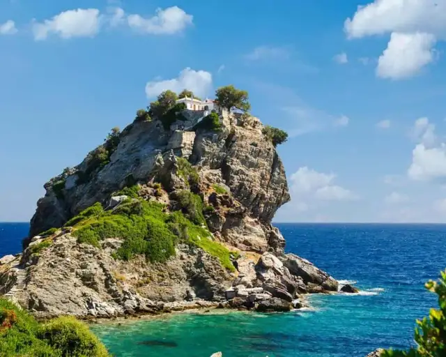 Mamma Mia jaka wyspa: odkryj piękno Skopelos i jego atrakcje