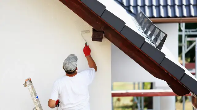 Czy malowanie elewacji wymaga zgłoszenia? Sprawdź, by uniknąć problemów