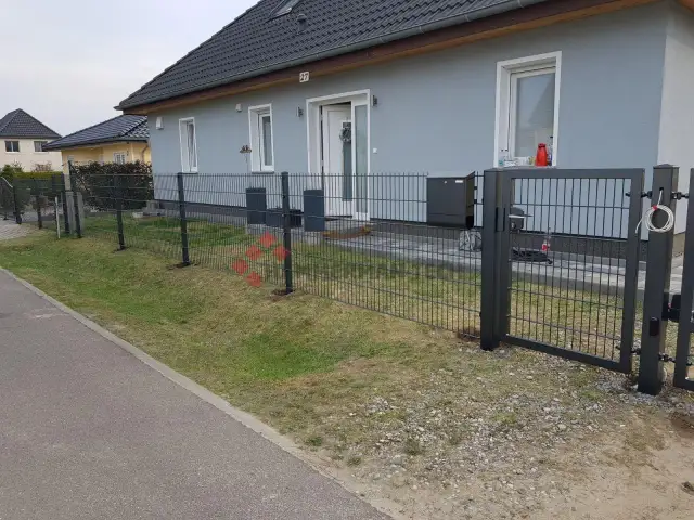 Jak zrobić ogrodzenie panelowe - krok po kroku bez zbędnych problemów