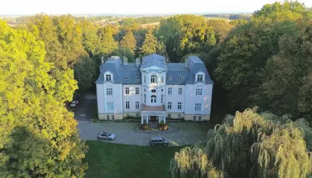 Dworki na sprzedaż - idealne inwestycje i unikalne okazje w Polsce