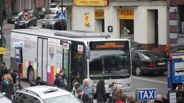 Dojazd na lotnisko Katowice z Warszawy: Szybko, tanio, wygodnie?