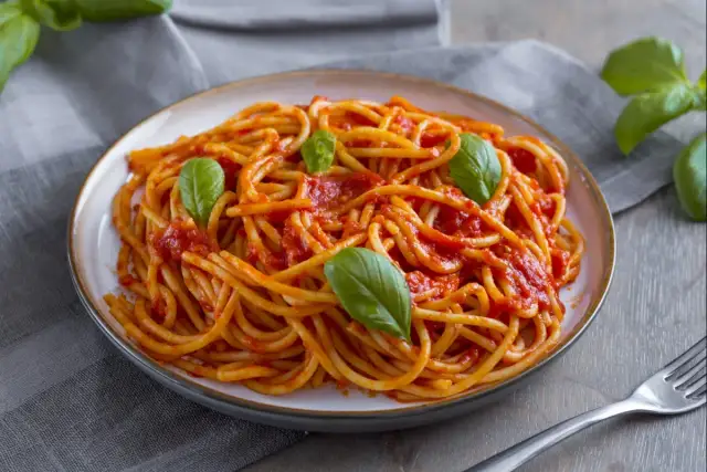 Najlepszy przepis na włoskie spaghetti, które zachwyci Twoich gości