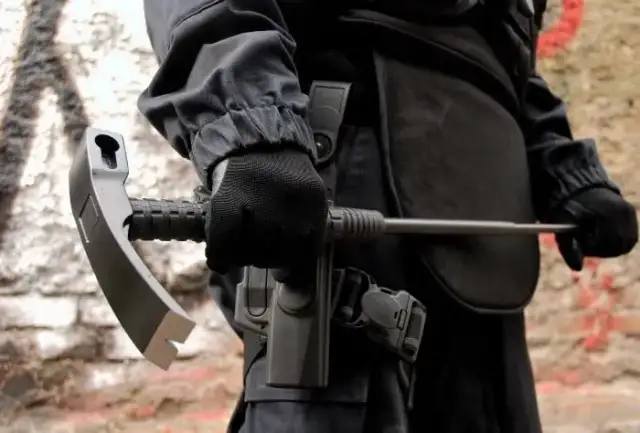 Pałka teleskopowa: Legalna? Kiedy tak, a kiedy NIE w Polsce