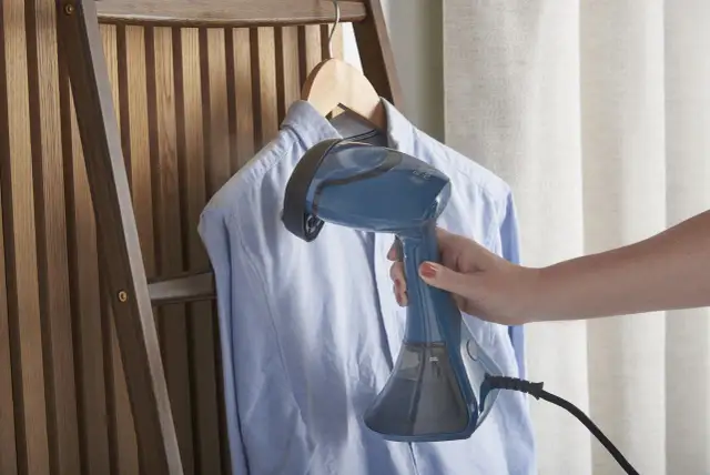 Czy parownica wyprasuje koszule? Sprawdź skuteczność w praktyce