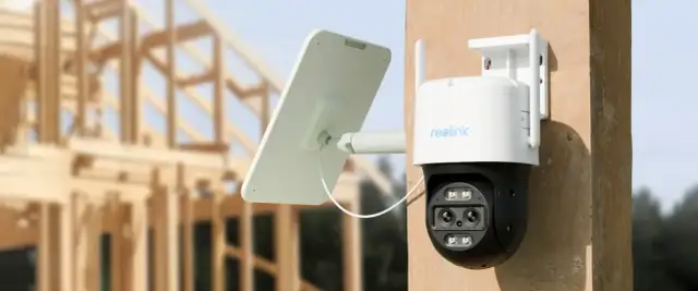 Monitoring na budowie: kamera Reolink z panelem słonecznym zapewnia bezpieczeństwo i nadzór nad postępem prac.