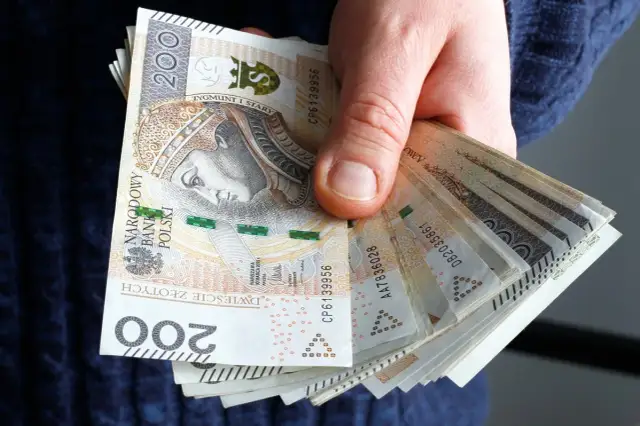 Jaką emeryturę można otrzymać przy zarobkach 7000 zł brutto?