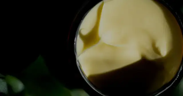 Balsam brązujący: Jak stosować? Naturalna opalenizna bez smug i plam