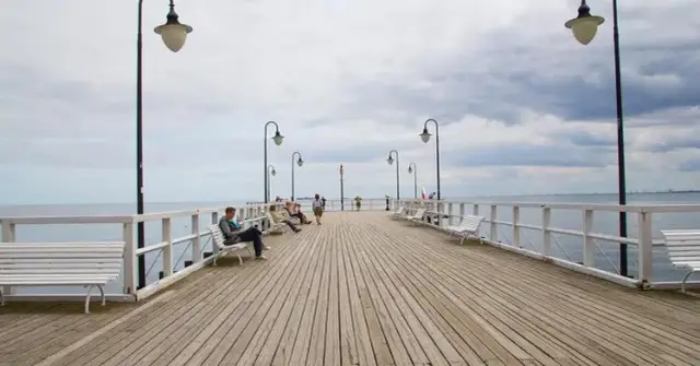 Czy w Mielnie jest molo? Poznaj urok Mola w Unieściu!