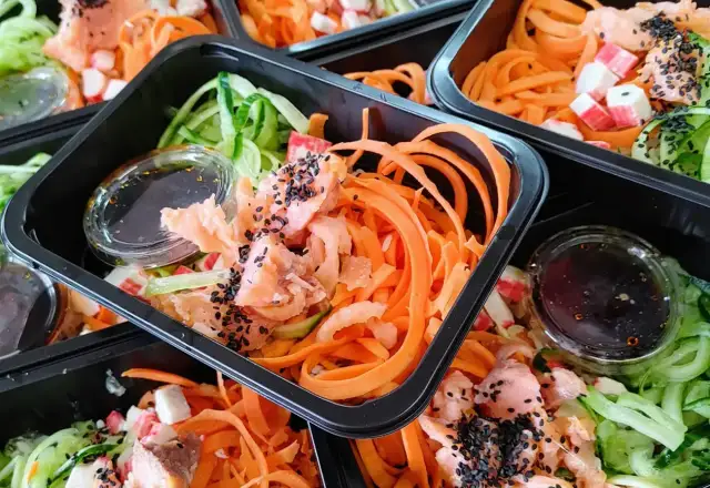 Jak jeść dietę pudełkową? Maksymalizuj efekty, unikaj błędów