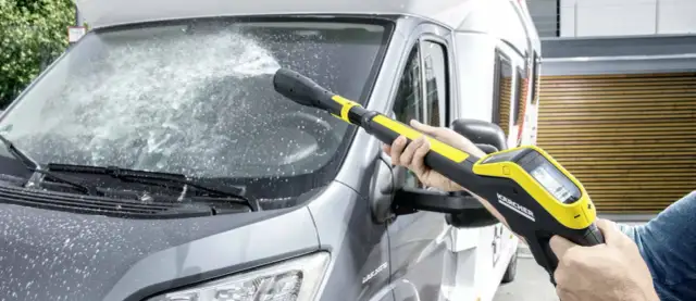 Lanca do myjki ciśnieniowej: Jak wybrać idealną do mycia auta?