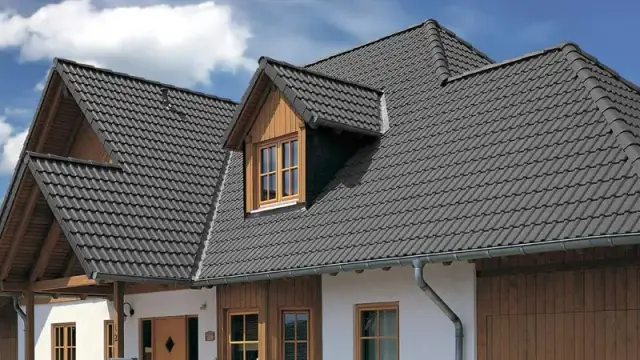 Dachówka płaska czy falista: co wybrać, by nie żałować wyboru?