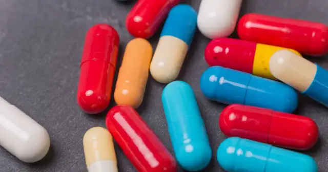 Jaki antybiotyk na ból gardła? Poznaj skuteczne opcje leczenia