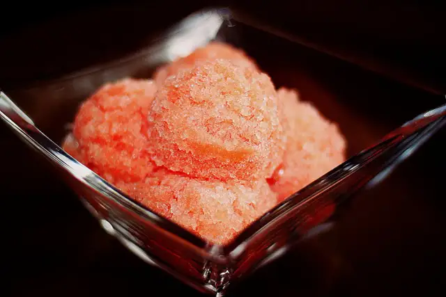 Jak zrobić sorbet arbuzowy? Prosty przepis bez maszynki!