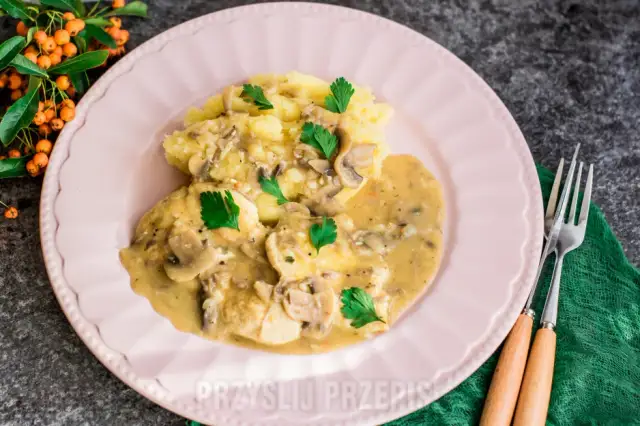 Bitki drobiowe w sosie: Przepis na obiad jak u mamy!