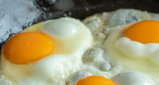 Czy można smażyć na oliwie z oliwek? Odkryj zdrowe korzyści i pułapki