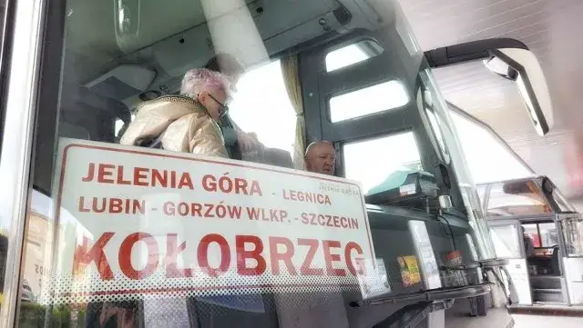 Ile kosztuje bus z Kołobrzegu do Dźwirzyna? Ceny i szczegóły podróży
