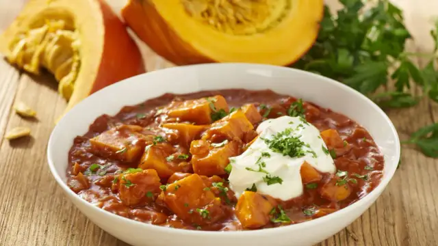 Co z dyni na obiad? Odkryj 20+ przepisów na jesienne dania!