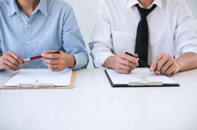 O co pyta sędzia na rozprawie rozwodowej? Kluczowe pytania, które musisz znać