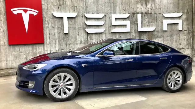 Ile kosztuje samochód elektryczny Tesla? Ceny modeli w Polsce