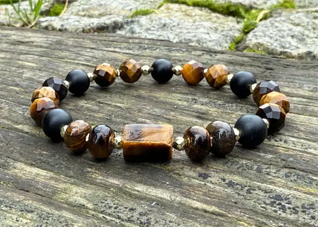 Kamienie czakry podstawy: Uziemienie i bezpieczeństwo z Muladharą