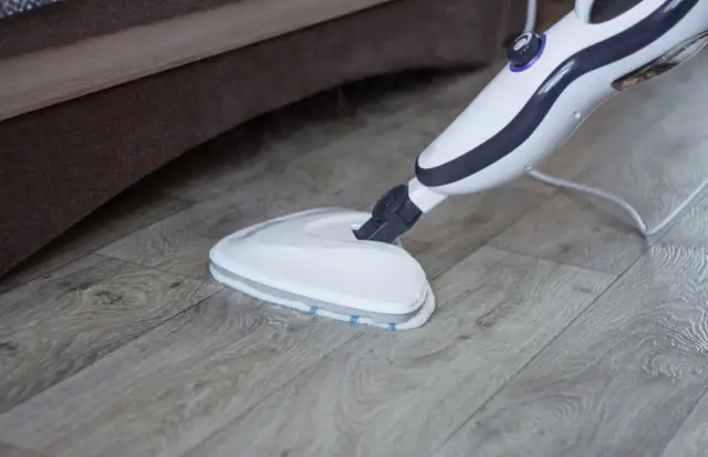 Mop parowy: Jaka moc (W) dla Twoich podłóg? Nie zniszcz ich!