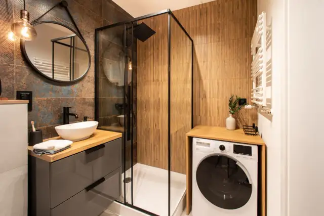 Mała łazienka z prysznicem: Inspiracje i porady, jak ją urządzić