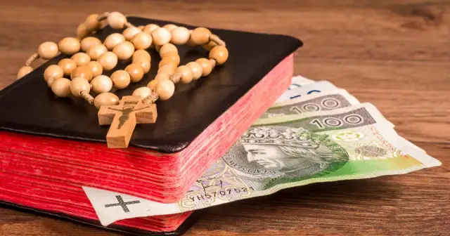 Ile daje się na wypominki? Oto, co warto wiedzieć przed decyzją