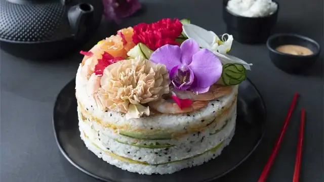 Jak zrobić tort sushi - prosta receptura i dekoracje, które zachwycą