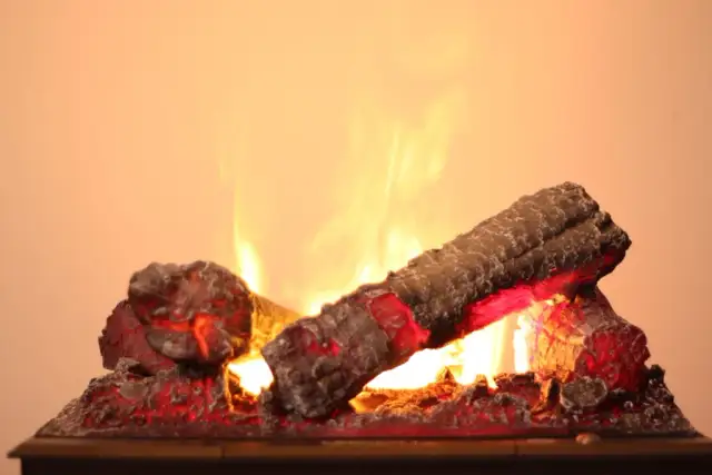 Jak zrobić efekt ognia w kominku – nowoczesne metody i porady DIY