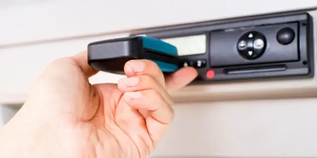 Co ile trzeba zczytywać kartę kierowcy, aby uniknąć kar?