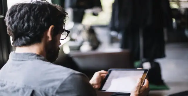 Strategiczna gra karciana online – zasady, przebieg i wskazówki dla graczy