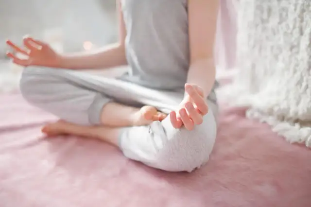 Co się dzieje podczas medytacji? Odkryj niespodziewane korzyści