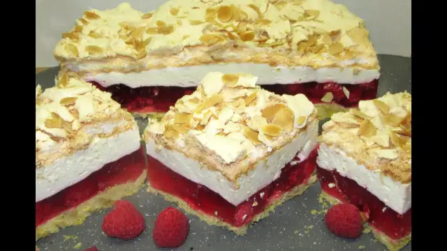 Jak zrobić ciasto malinowa chmurka - prosty przepis na pyszny deser