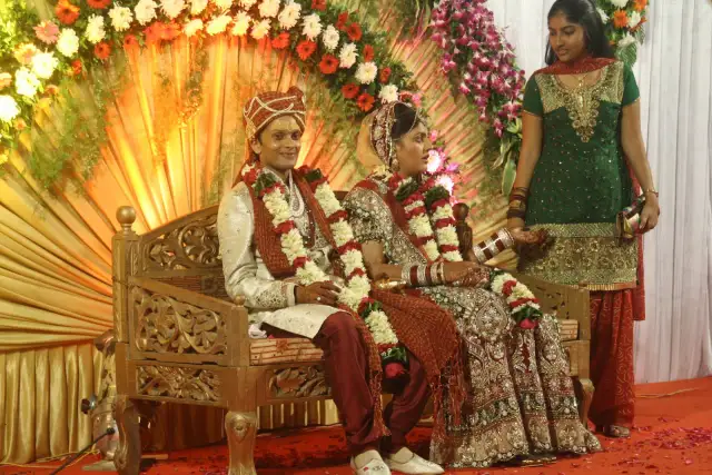 Jak się ubrać na hinduskie wesele, aby nie popełnić faux pas?