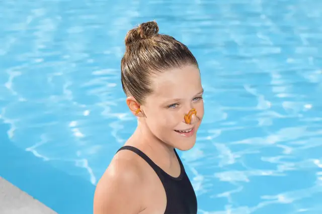 Zatyczki do pływania: Jak wybrać idealne dla siebie i dziecka?