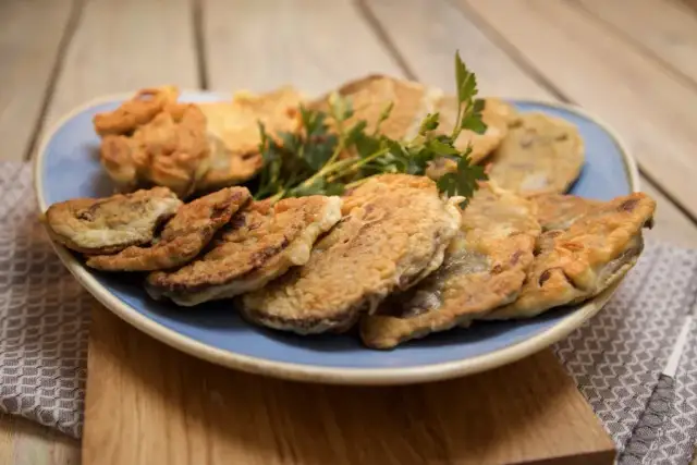 Pyszne przepisy na ciasto z grzybami Ewy Wachowicz, które zachwycą