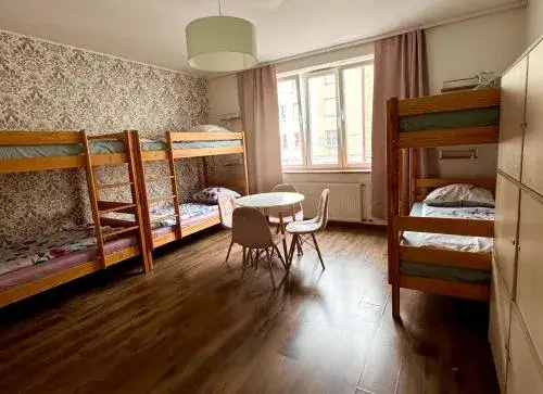 Hotel czy hostel? Wybierz idealny nocleg: cena, prywatność, atmosfera