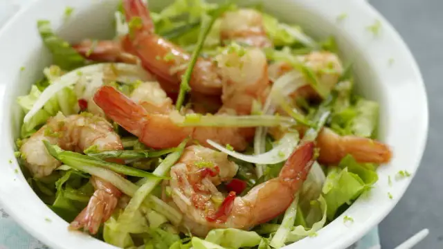 La salade de crevettes facile et rapide : le secret d'un chef !
