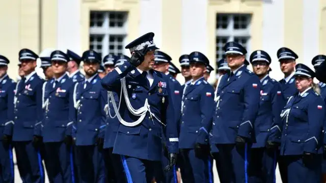 Jak zostać komendantem policji? Wymagania i ścieżka kariery