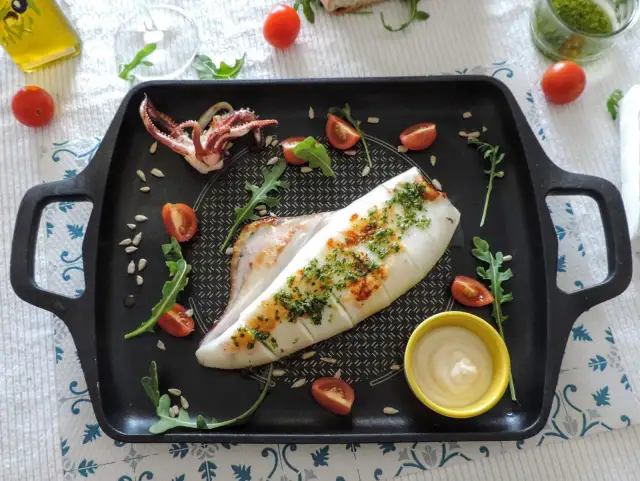 Cómo preparar calamares con alioli: receta fácil y deliciosa