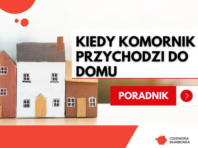 Drewniane domki symbolizują dom, a napis "Kiedy komornik przychodzi do domu" ostrzega przed problemami. Poradnik pomoże Ci w trudnej sytuacji.