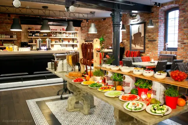 Gdzie zjeść w Kościerzynie? Od Kaszub po burgery pełny przewodnik