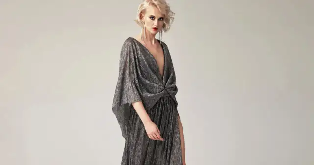 Jaka biżuteria do srebrnej sukienki, aby wyglądać olśniewająco?