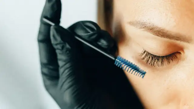 Czym zdjąć sztuczne rzęsy? Bezpieczne metody, które działają skutecznie