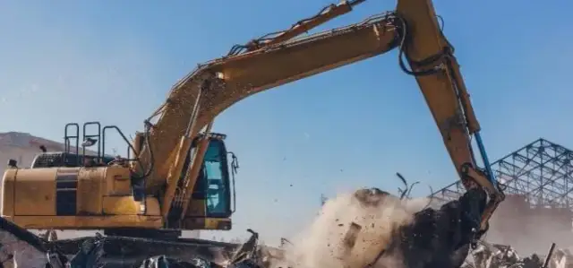 Jak napisać plan rozbiórki budynku, aby uniknąć kosztownych błędów